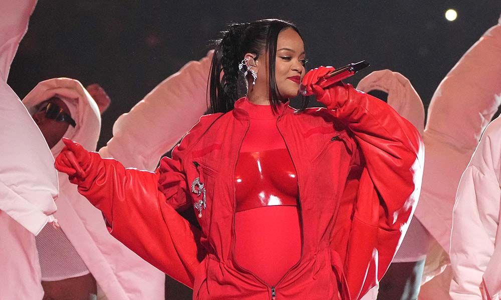 El millonario efecto del maquillaje que Rihanna lució en la Super Bowl