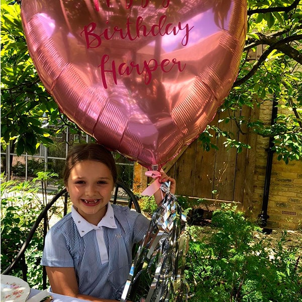 Victoria Beckham sorprende a Harper con un regalo de cumpleaños de 8.000 euros