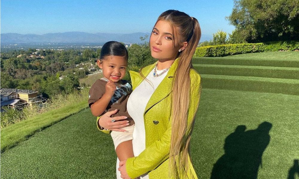 Kylie Jenner se ha tatuado su fecha más importante: Travis o Stormi, ¿cuál es tu apuesta?