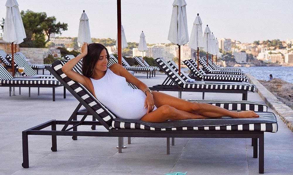 María Fernández Rubíes con bañador blanco
