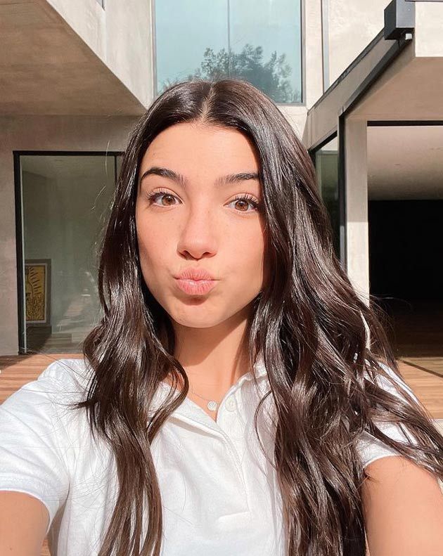 Charli D Amelio La Adolescente Que Supera Con Sus Bailes A Jlo Y Kylie Jenner