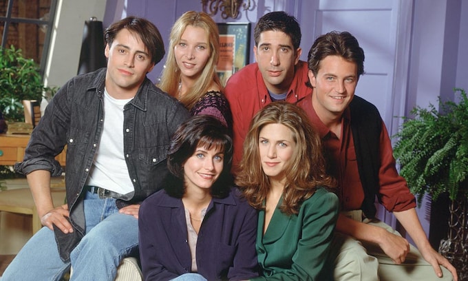 Las primeras imágenes del reencuentro de 'Friends': ¡Vuelve el sofá de terciopelo! 