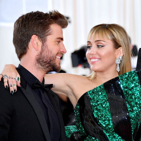¿Acaba Miley Cyrus de dirigirse a Liam Hemsworth por el aniversario de 'Malibu'?