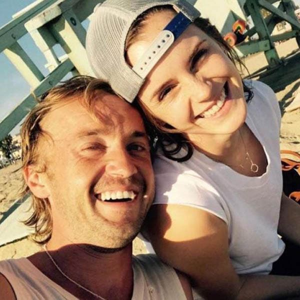 Tom Felton resuelve los rumores sobre su relación con Emma Watson 💕