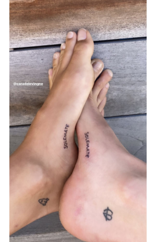 Cara Delevingne y Kaia Gerber tatuaje pie
