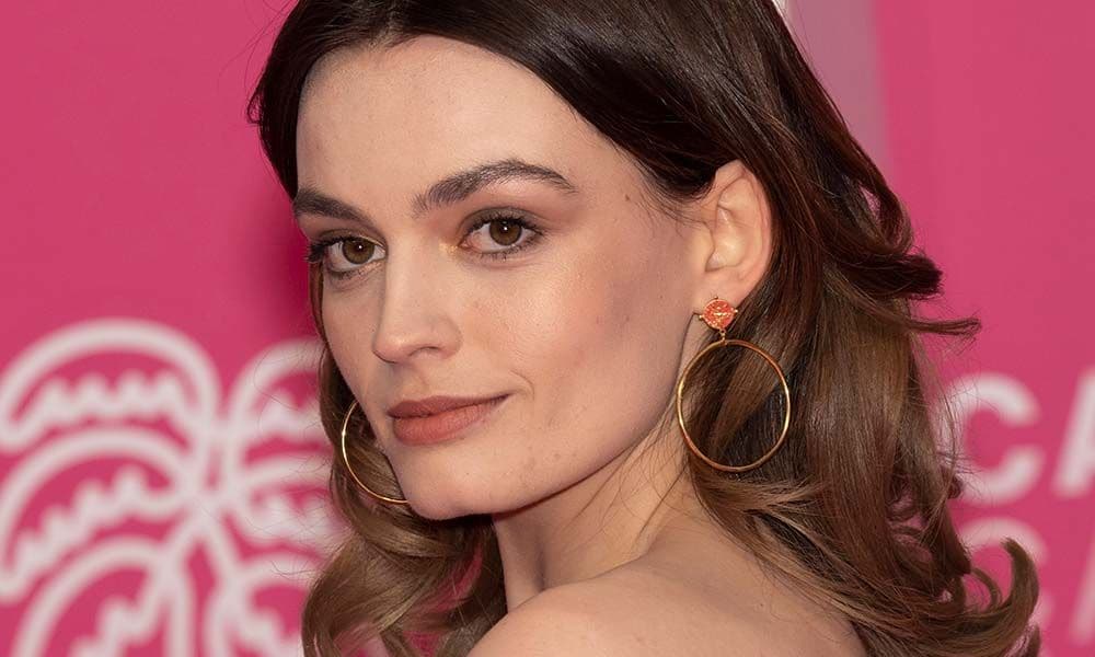 Emma Mackey ('Sex Education') compartirá pantalla con su 'doble' Margot Robbie en un nuevo proyecto