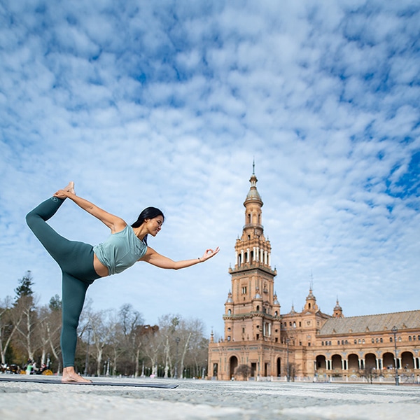 Expertos y principiantes coinciden: esta es la forma más fácil y divertida de iniciarte en el yoga