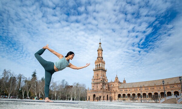 Xuan Lan en una clase de yoga en Sevilla