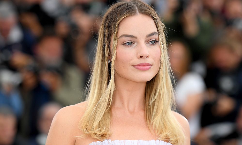 Margot Robbie impresiona con su caracterización como Barbie