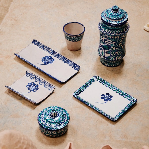 Zara Home lanza una colección de cerámica pintada a mano con artesanos de Granada