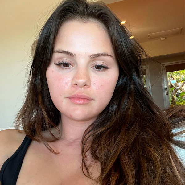 Selena Gomez revoluciona las redes con su foto al natural y su guiño a Miley Cyrus