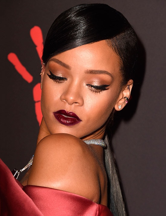 Rihanna, con eyeliner de efecto cat eye