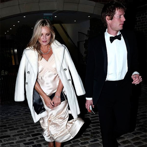 Sabemos por qué Kate Moss guardó su segundo y mejor look para la fiesta post boda real