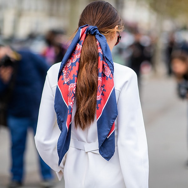 Manual de estilo: 15 maneras de llevar el pañuelo esta primavera