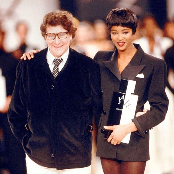 Naomi Campbell y el fenómeno de la chaqueta esmoquin 30 años después