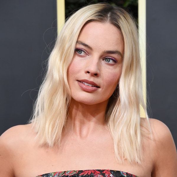 La noche en que Margot Robbie recuperó la melena 'efecto raíz' y cambió el vestido por un dos piezas