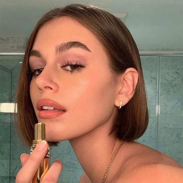 Los aros diminutos, la última tendencia en 'piercings', conquista a Kaia Gerber