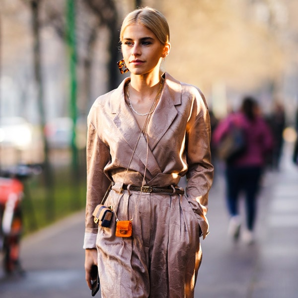 Alerta Fashion: ¿Bolso o collar? El complemento más mini del 'street style' es el 'tiny bag'