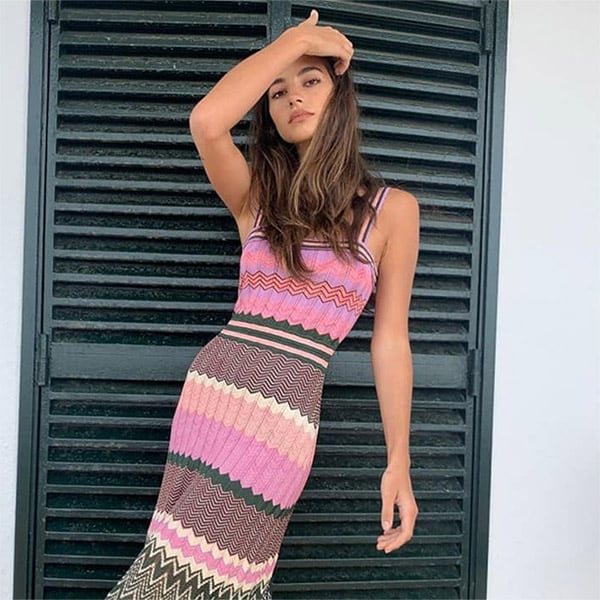 Si existe el vestido 'midi' perfecto de primavera, es el diseño 'cintura de avispa' de Rocío Crusset