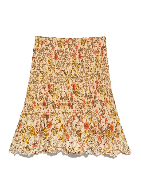 Zara actualiza los vestidos de flores con un detalle que afina la cintura y  estiliza cualquier silueta - Foto