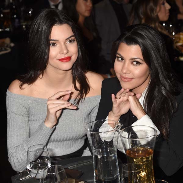 ¿Realidad o cuestión de perspectiva? La foto de Kourtney y Kendall de la que todo el mundo habla