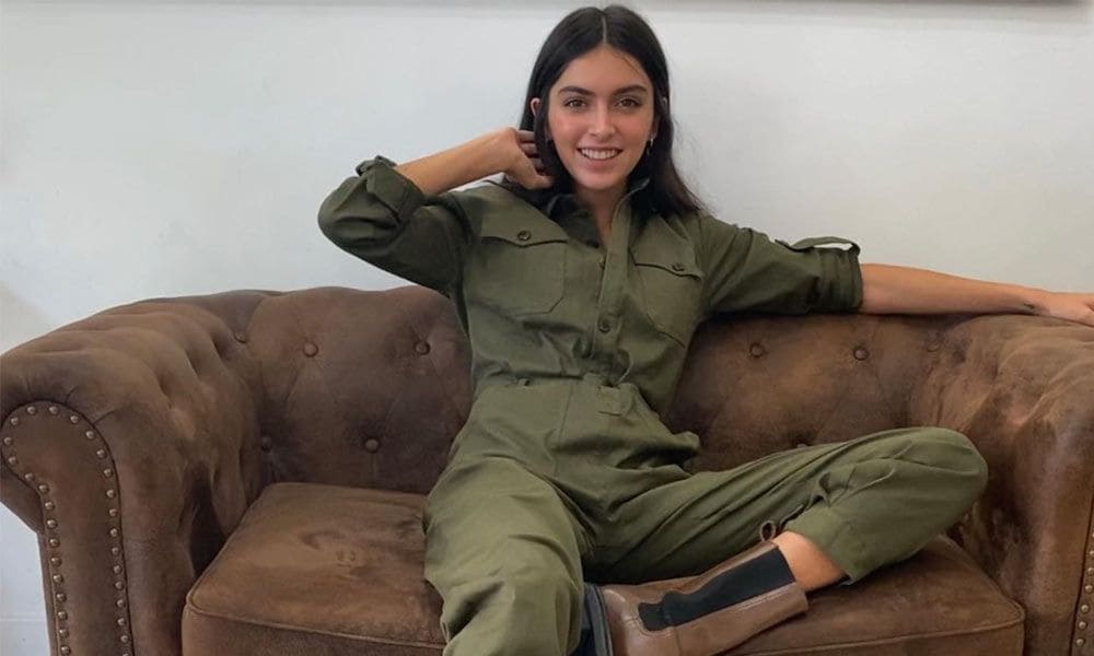 Confirmado: el mono es la tendencia cómoda que llevaremos con 'combat boots' en invierno