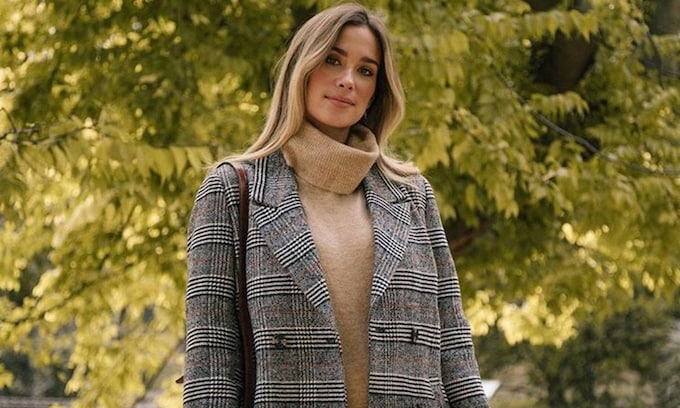 ¿Con qué 'royal' española ha conectado María Pombo su último look premamá?