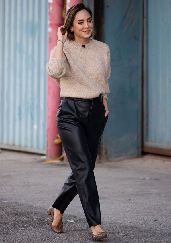 Tamara Falcó arrasa con jersey de Zara y pantalones de cuero