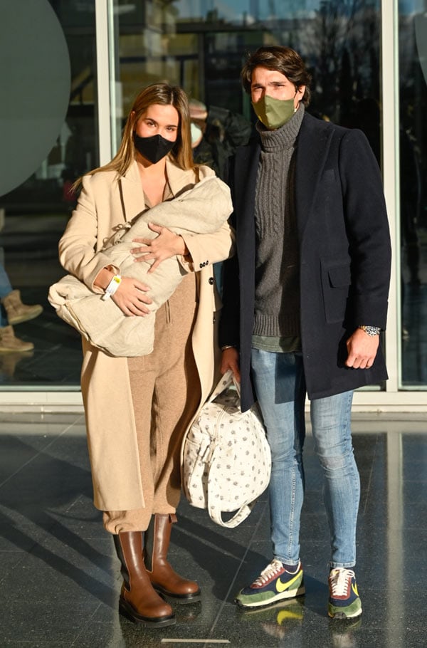 María Pombo se estrena como mamá con el mono de Zara más cómodo - Foto
