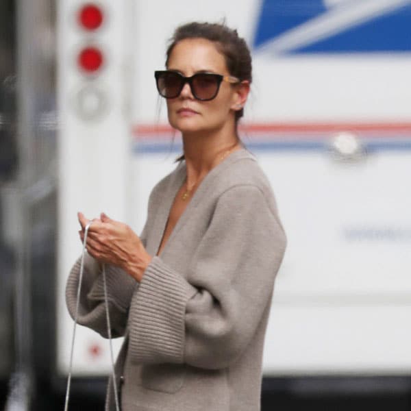 Look viral a la vista: Katie Holmes arriesga con un detalle sorprendente en su último estilismo