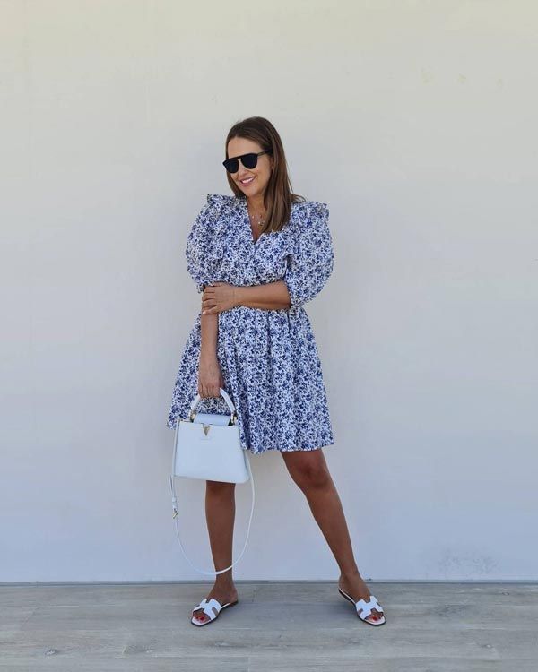 Paula Echevarría siempre lleva estos vestidos cortos con sandalias planas