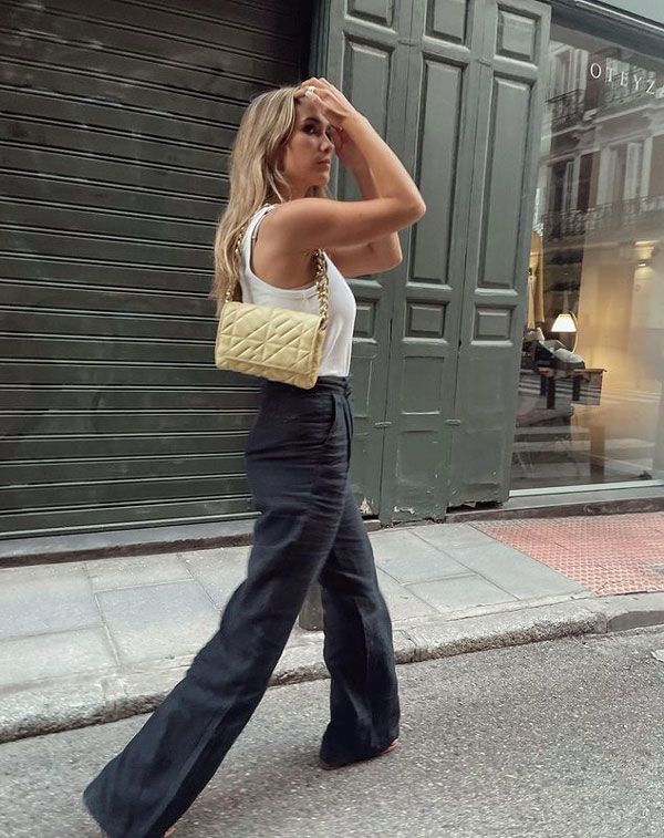 María Pombo lleva este bolso viral de Zara con vaqueros o en un look de  invitada
