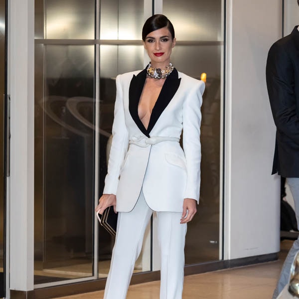 Paz Vega demuestra en Cannes que un traje de chaqueta puede ser más 'sexy' que cualquier vestido