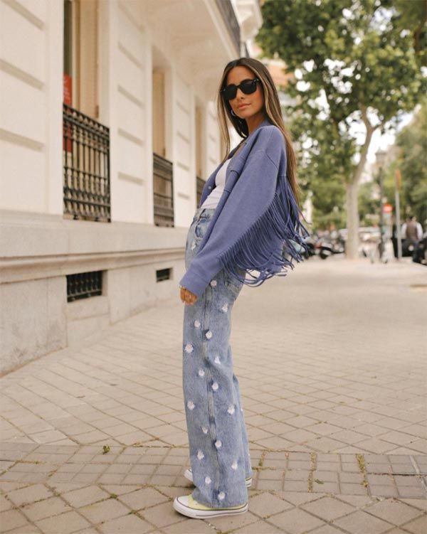 Vaqueros con flores: la tendencia de las francesas que ha llegado a Zara