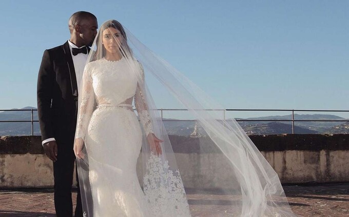 Kim Kardashian vuelve a vestirse de novia y su boda en 2014 se hace viral