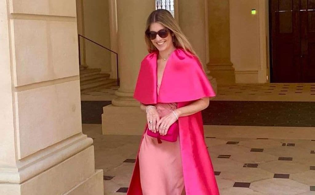 El look de invitada más especial que hemos visto este fin de semana es 'made in Spain'