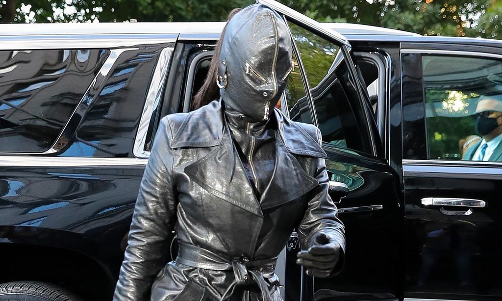 Kim Kardashian con look de cuero