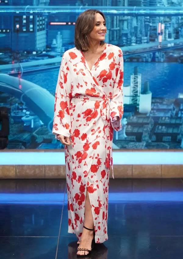 Olvida los vestidos de invitada porque Tamara Falcó ha estrenado el kimono  de flores que más favorece - Foto