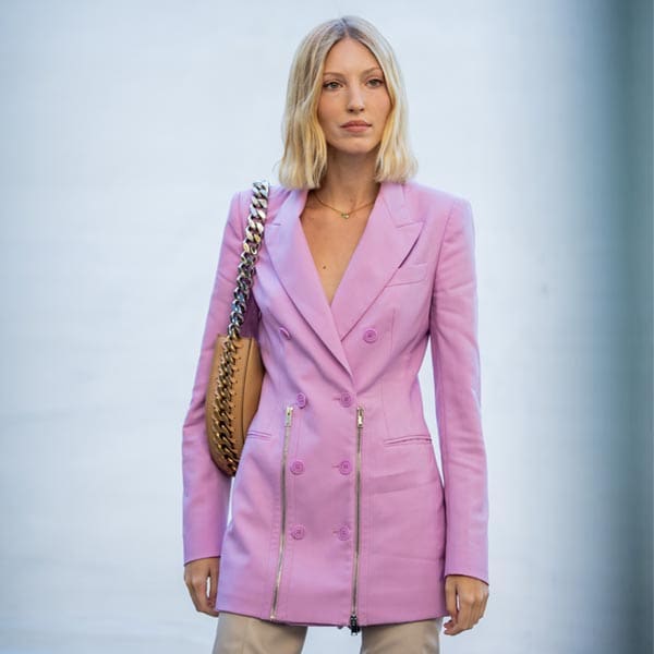 El Street Style, las actrices y Zara confirman el regreso del (nuevo) 'vestido-blazer'
