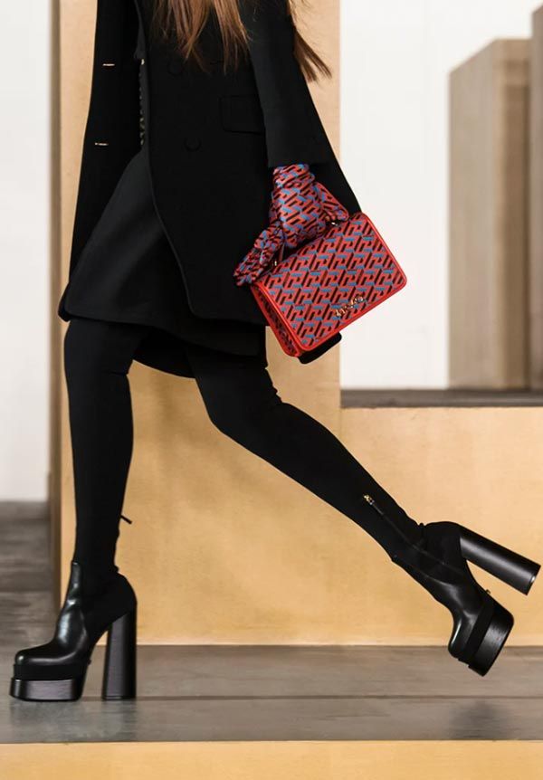Zara planea (re)convertir en tendencia los botines con plataforma de las  Spice Girls