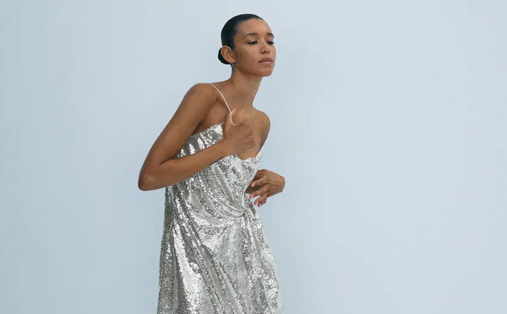 Zara versiona el vestido de lentejuelas de Kate Moss y Naomi Campbell en  los 90
