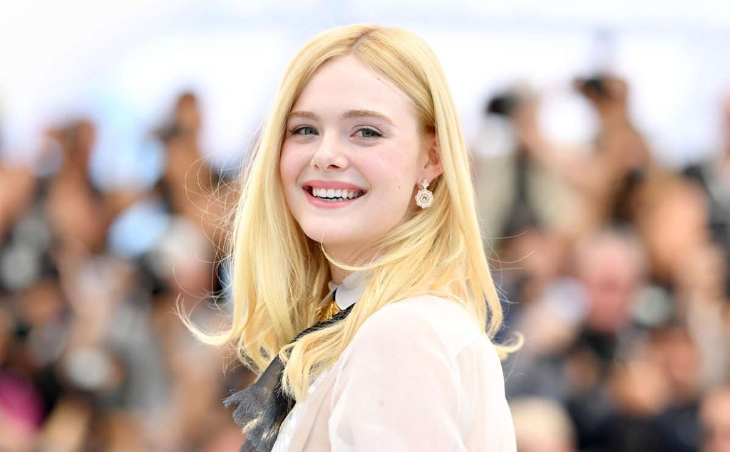 Elle Fanning se rinde a los tacones con sello español más virales y divertidos