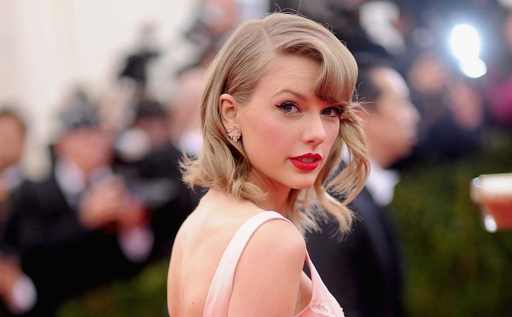 Taylor Swift rescata en su cumpleaños el vestido de lentejuelas más alucinante de 'Gossip Girl'