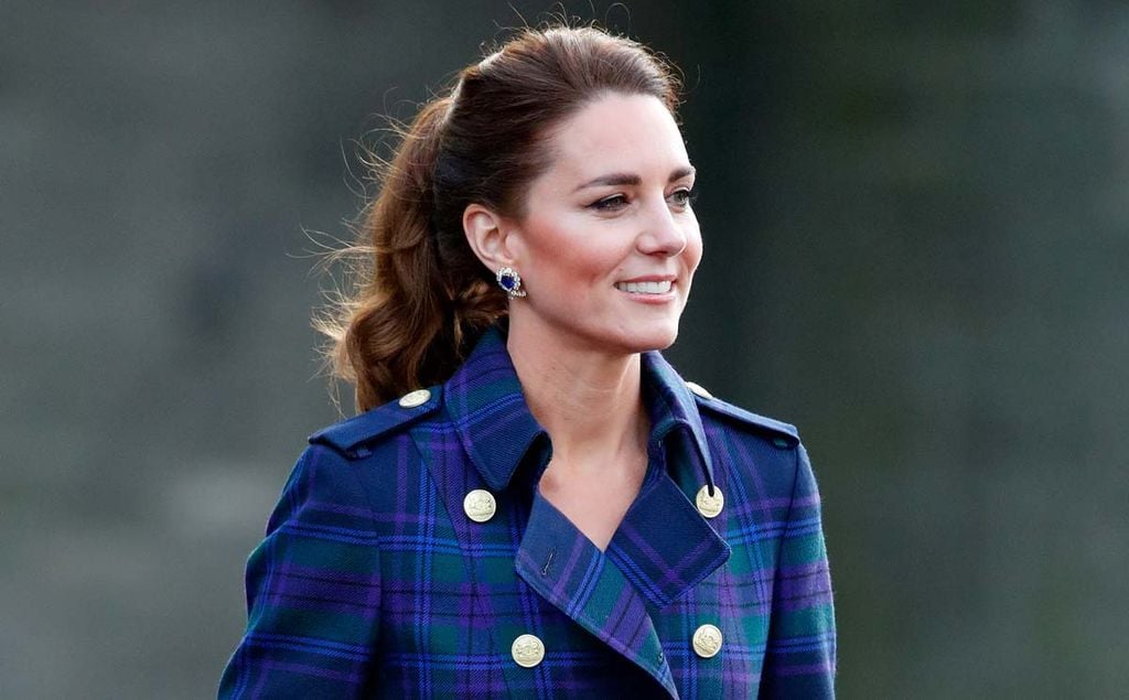 El abrigo de tartán verde de Kate Middleton, ahora en versión española