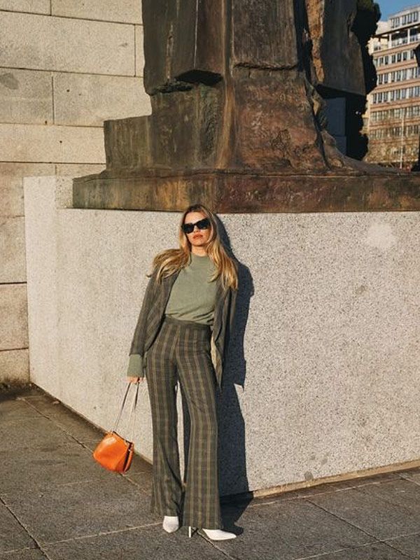 Cómo combinar en 2022 el pantalón campana, la tendencia que sienta bien a  todas las chicas - Foto