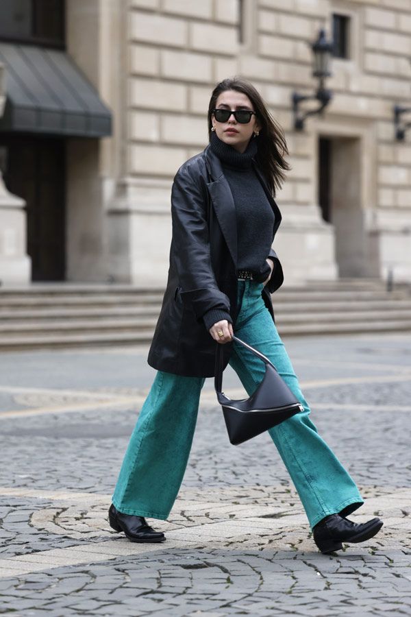Cómo combinar en 2022 el pantalón campana, la tendencia que sienta bien a  todas las chicas - Foto