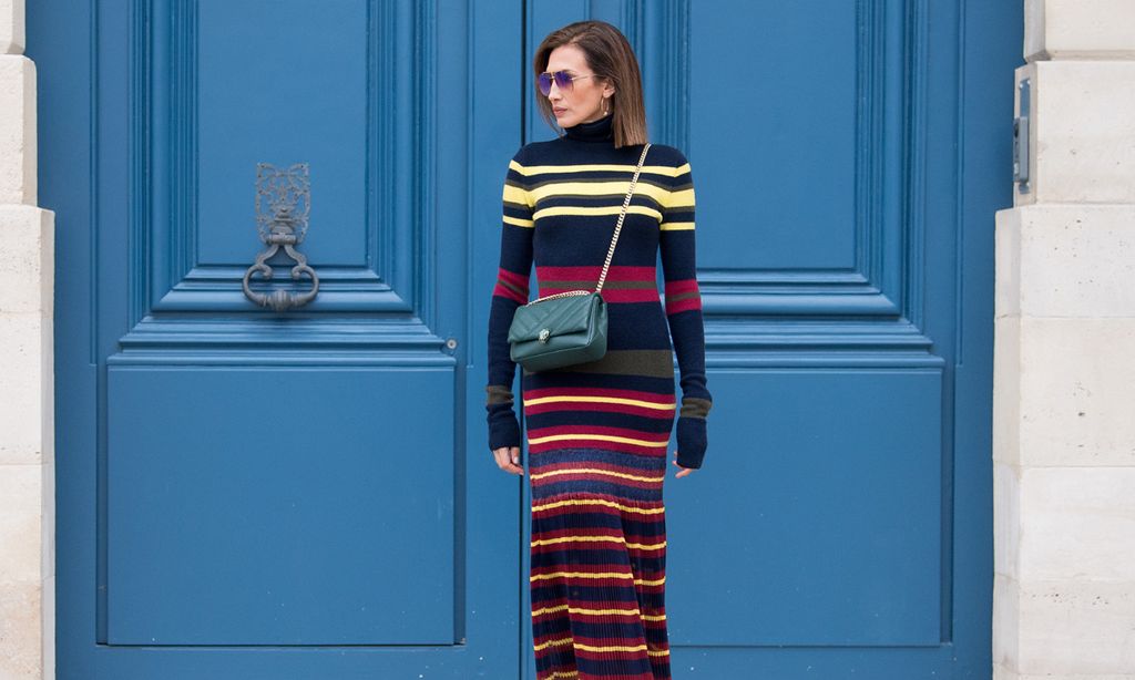 Nieves Álvarez celebra tres décadas de carrera con tres looks de alto impacto en París