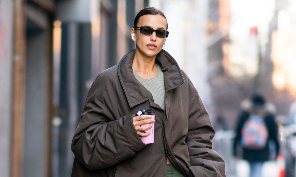 Irina Shayk caminando por las calles de Nueva York