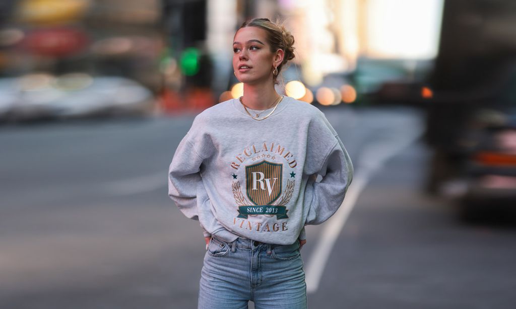 Eres bajita? Los trucos que hemos aprendido de Zara para que el vaquero de tiro  bajo favorezca más - Foto
