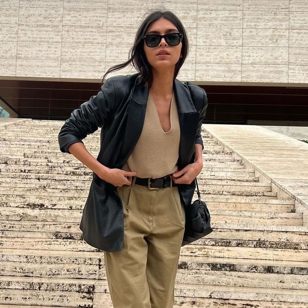 Tres chaquetas de entretiempo y un look ganador: el truco de Lucía Rivera para vestir bien hasta verano